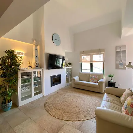 Goldbeach House 帕塔亚什
